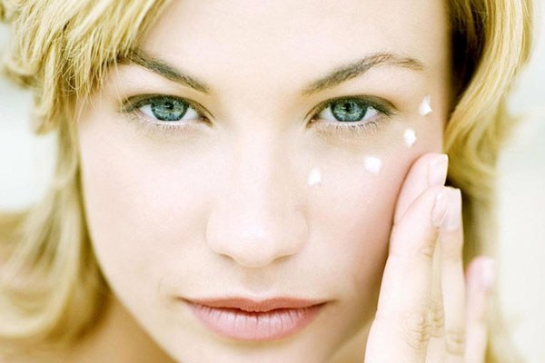 馥蕾诗与雅诗兰黛眼霜哪个好 馥蕾诗 雅诗兰黛 眼霜 第1张