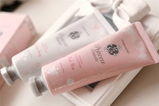 护手霜还有什么用途 护手霜 身体乳 第1张 护手霜还有什么用途 护手霜 身体乳 第1张