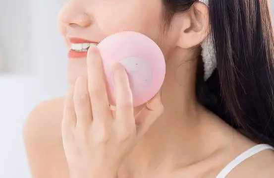 用什么方法洗脸会变白变嫩 洗脸 洗脸方法 美妆 第2张