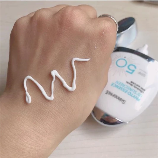 夏天到了，盘点那些好用的防晒霜，十大防晒霜排行推荐 十大防晒霜 夏天到了 盘点那些好用的防晒霜 十大防晒霜排行 推荐护肤品十大排名 第2张