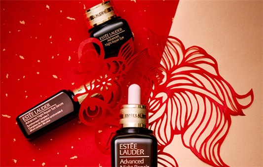 雅诗兰黛小棕瓶是玻璃瓶还是塑料，小棕瓶使用方法 雅诗兰黛 雅诗兰黛小棕瓶 第1张