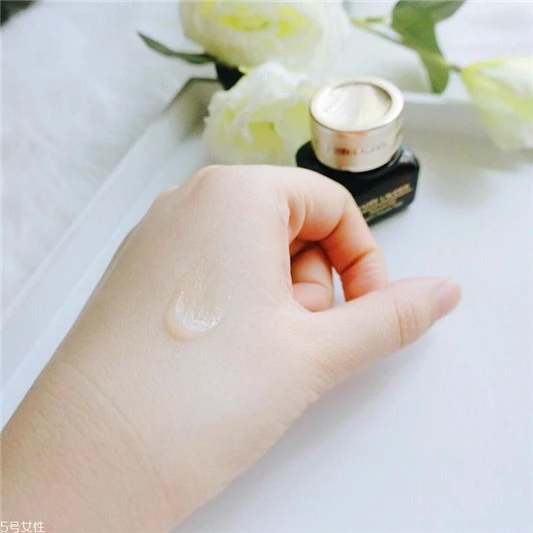 雅诗兰黛抗蓝光眼霜好用吗,对抗黑眼圈必备眼霜全面测评 雅诗兰黛 雅诗兰黛眼霜 雅诗兰黛抗蓝光眼霜好用吗 第3张 雅诗兰黛抗蓝光眼霜好用吗,对抗黑眼圈必备眼霜全面测评 雅诗兰黛 雅诗兰黛眼霜 雅诗兰黛抗蓝光眼霜好用吗 第3张