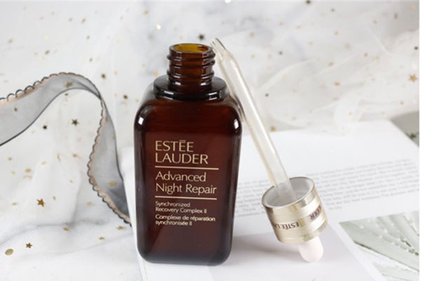 雅诗兰黛小棕瓶适用年龄 雅诗兰黛 精华液 第1张