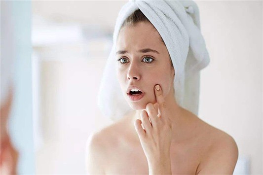 防晒霜闷痘的表现 防晒霜 第1张 防晒霜闷痘的表现 防晒霜 第1张