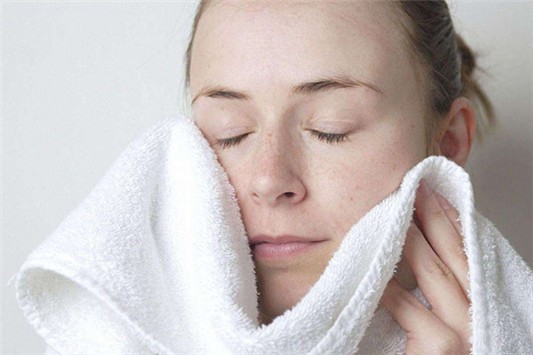 氨基酸洗面奶的缺点有哪些 洗面奶 第1张