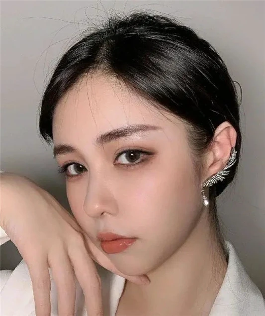 这几款十分百搭的口红色号，可以提高你的颜值，还很提升你的气色 口红 第8张