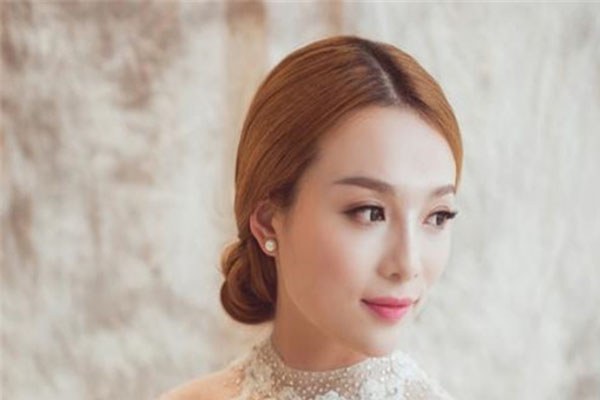 雅诗兰黛持妆粉底液适合结婚用吗 雅诗兰黛 粉底液 第1张