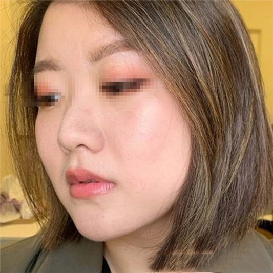 芭比波朗虫草粉底加护唇组试色心得分享 BOBBI BROWN 粉底液 芭比波朗 试色 第1张