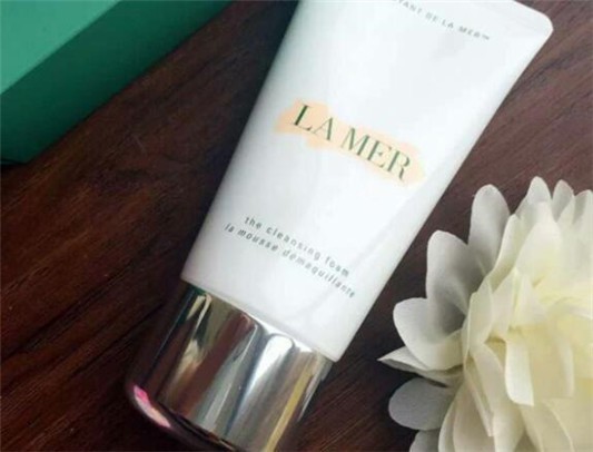 海蓝之谜洗面奶可以洗头吗 海蓝之谜 洗面奶 第1张 海蓝之谜洗面奶可以洗头吗 海蓝之谜 洗面奶 第1张