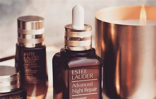 雅诗兰黛小棕瓶精华液白天可以用吗，怎么使用不变黑 雅诗兰黛 雅诗兰黛小棕瓶 精华液 第4张