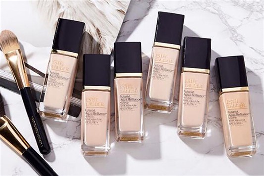 雅诗兰黛沁水粉底液会很厚重吗 雅诗兰黛 粉底液 第1张