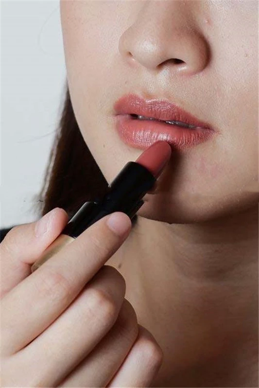 Hermes爱马仕缎光唇膏#21色号试色分享 Hermes 口红 唇膏 爱马仕 试色 第2张