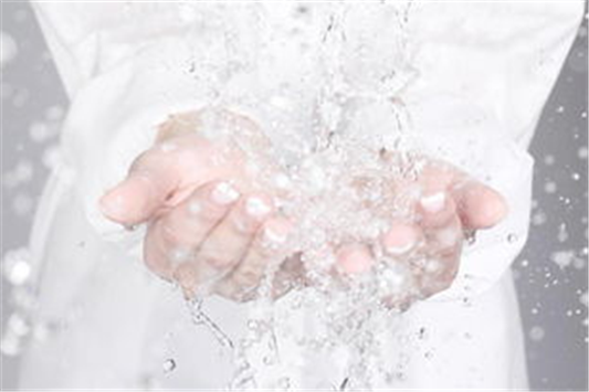 洗面奶可以洗脖子吗，洗面奶可以洗手吗 洗面奶 第1张