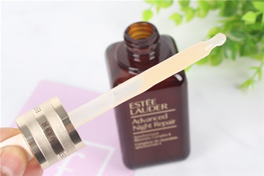 雅诗兰黛特润修护肌透精华露能修复红血丝吗 雅诗兰黛 精华液 第1张