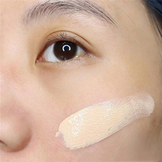 香奈儿最新上市的贵妇粉底液：奢华金灿赋活粉底精粹#10色号心得分享 CHANEL 粉底 粉底液 香奈儿 第2张