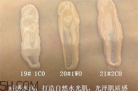 雅诗兰黛白金粉底液色号哪个显白，粉底液买深了怎么办 雅诗兰黛 雅诗兰黛白金粉底液色号哪个显白 粉底液买深了怎么办 第1张