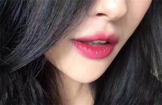 樱桃红口红是什么颜色的 樱桃红口红 第1张