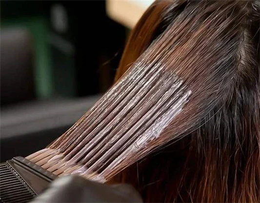 染发膏要在头发上停留多久才可以洗 染发膏 染发膏使用方法 美妆 第2张