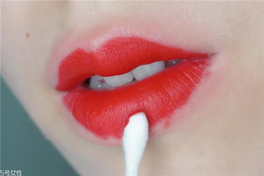 雅诗兰黛恋爱310适合日常吗，雅诗兰黛恋爱310素颜吗 雅诗兰黛 口红 雅诗兰黛恋爱310适合日常吗 第10张