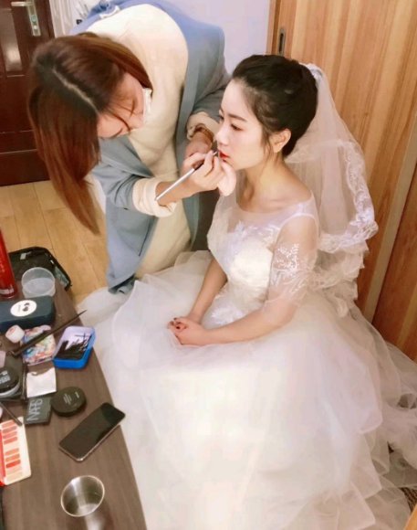 新娘妆哪里学 新娘妆 学化妆 美妆 第1张