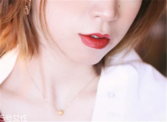 雅诗兰黛307适合夏天吗，今年夏天最流行色 雅诗兰黛 雅诗兰黛口红 雅诗兰黛307适合夏天吗 第2张