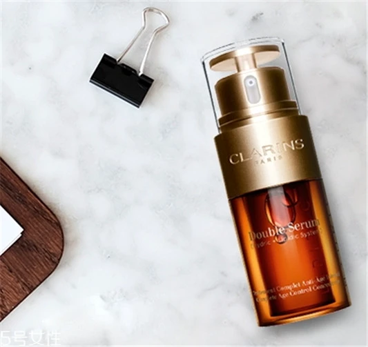 娇韵诗双萃精华和雅诗兰黛精华哪个好，娇韵诗双萃精华vs小棕瓶 娇韵诗 娇韵诗双萃精华和雅诗兰黛精华哪个好 第2张