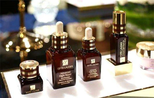 雅诗兰黛小棕瓶精华用在哪一步，小棕瓶使用手法你知道吗 雅诗兰黛 雅诗兰黛小棕瓶 精华液 第4张