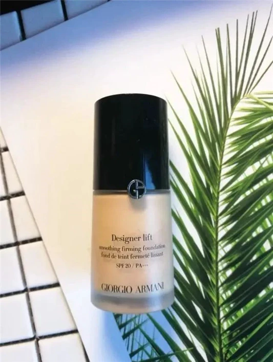 盘点大牌粉底液，雅诗兰黛滋润，Mac不挑肤质，兰蔻更持久 粉底液 第10张