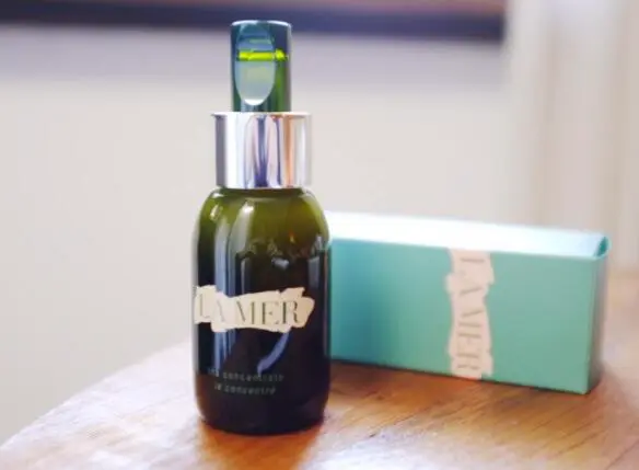 海蓝之谜修护精华露可以涂嘴唇吗 海蓝之谜 修护精华露 第4张 海蓝之谜修护精华露可以涂嘴唇吗 海蓝之谜 修护精华露 第4张