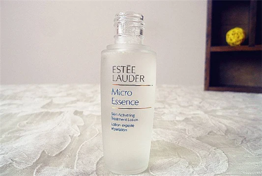 雅诗兰黛肌初赋活原生液能当化妆水用吗 雅诗兰黛 肌初赋活 原生液 第4张 雅诗兰黛肌初赋活原生液能当化妆水用吗 雅诗兰黛 肌初赋活 原生液 第4张