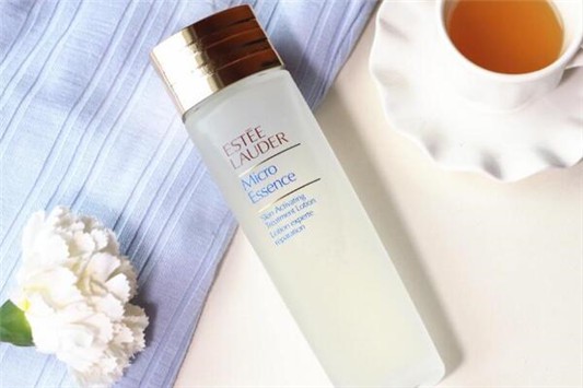 雅诗兰黛白金精华水适合什么年龄 雅诗兰黛 精华水 第1张