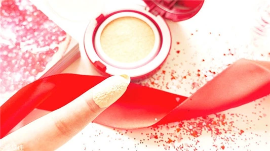 雅诗兰黛红石榴气垫cc适合油皮吗，清爽度评测 雅诗兰黛 雅诗兰黛气垫 雅诗兰黛红石榴气垫cc 第7张