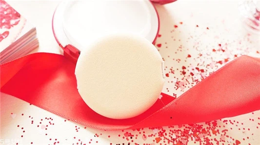 雅诗兰黛红石榴气垫cc适合油皮吗，清爽度评测 雅诗兰黛 雅诗兰黛气垫 雅诗兰黛红石榴气垫cc 第5张