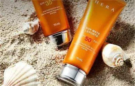 防晒霜管多长时间，防晒霜的正确用法你get了吗 防晒霜管多长时间 防晒霜的正确用法你get了吗 护肤品十大排名 第2张