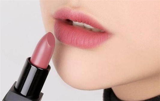 tf16黑管口红适合素颜涂吗 tf16 黑管口红 颜涂 第1张