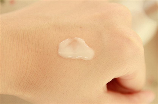 乳液和精华的区别 乳液 精华 第1张 乳液和精华的区别 乳液 精华 第1张