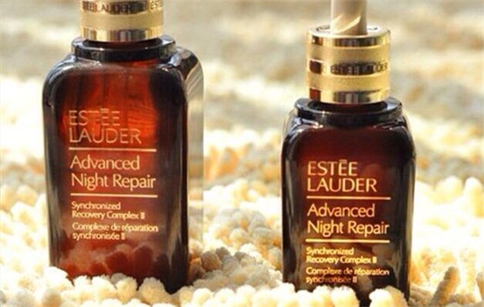 雅诗兰黛小棕瓶精华用在哪一步，小棕瓶使用手法你知道吗 雅诗兰黛 雅诗兰黛小棕瓶 精华液 第3张