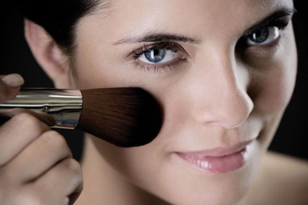 雅诗兰黛持妆粉底液适合混干皮吗 雅诗兰黛 粉底液 第1张