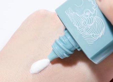 防晒霜可以替代隔离霜使用吗 防晒霜 隔离霜 美妆 第1张