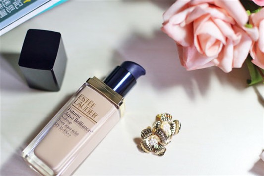 雅诗兰黛沁水粉底液可以当防晒用吗 雅诗兰黛 粉底液 第1张