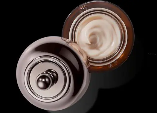 海蓝之谜鎏金焕颜精华眼霜适合年龄 海蓝之谜 鎏金焕颜精华眼霜 第2张