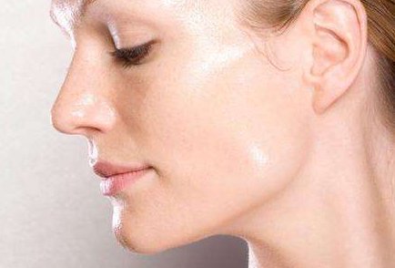 脸上反光是皮肤好吗 脸上反光 面部反光 美妆 第1张