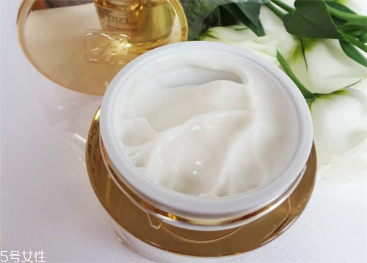 雅诗兰黛万能面霜适合年龄，雅诗兰黛万能面霜价格 雅诗兰黛 雅诗兰黛万能面霜适合年龄 雅诗兰黛万能面霜价格 第4张