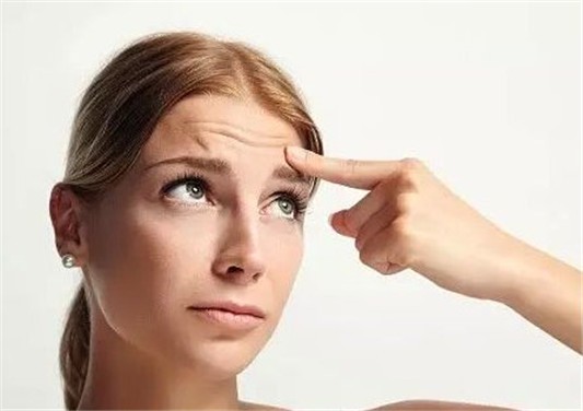 脸上皱纹多怎么办 皱纹 脸上皱纹 美妆 第1张