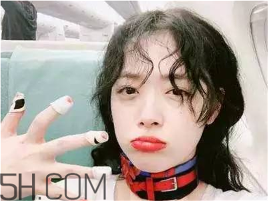 雅诗兰黛口红和兰蔻口红对比，雅诗兰黛和迪奥哪个贵 雅诗兰黛 雅诗兰黛口红和兰蔻口红对比 雅诗兰黛和迪奥哪个贵 第1张