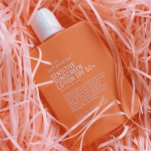 夏天到了，盘点那些好用的防晒霜，十大防晒霜排行推荐 十大防晒霜 夏天到了 盘点那些好用的防晒霜 十大防晒霜排行 推荐护肤品十大排名 第10张