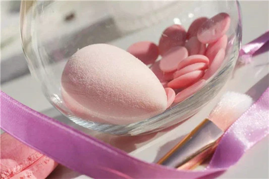 怎么用美妆蛋涂粉底液 海绵蛋 粉底液 美妆 第2张