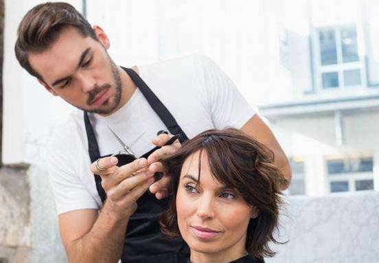 烫过的头发下次怎么剪 烫发 烫剪发 美妆 第1张