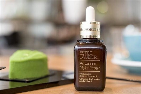 小棕瓶用十年后效果怎么样 雅诗兰黛 精华液 第1张