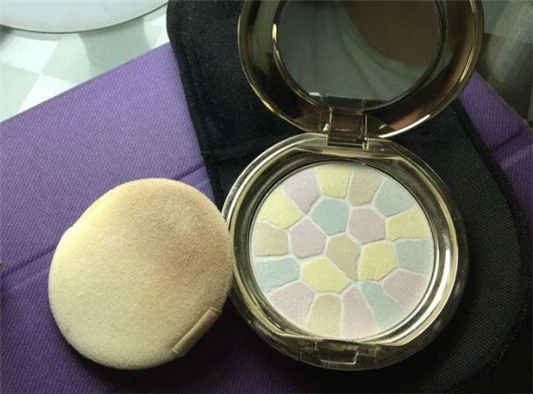 蜜粉饼和粉饼的区别 蜜粉饼 粉饼 第3张